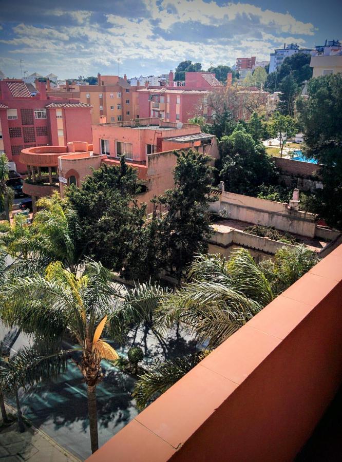 Hostal La Palmera Torremolinos Exterior foto